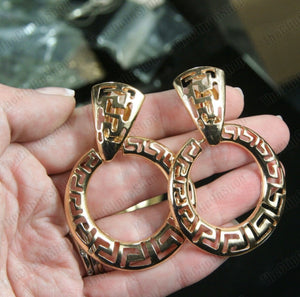 “Infinity Groove Earrings